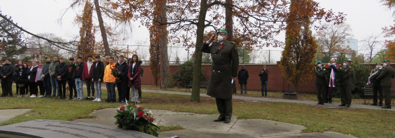 Ředitel Krajského vojenského velitelství Hradec Králové uctil památku válečných hrdinů